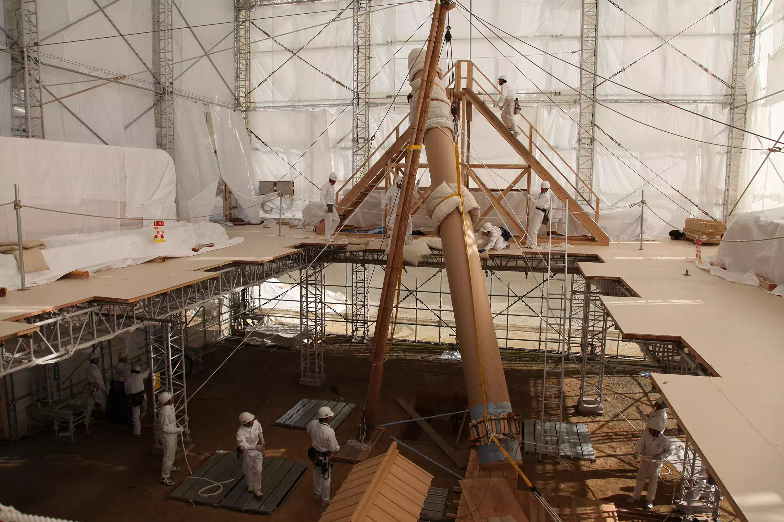 社殿建築の様子