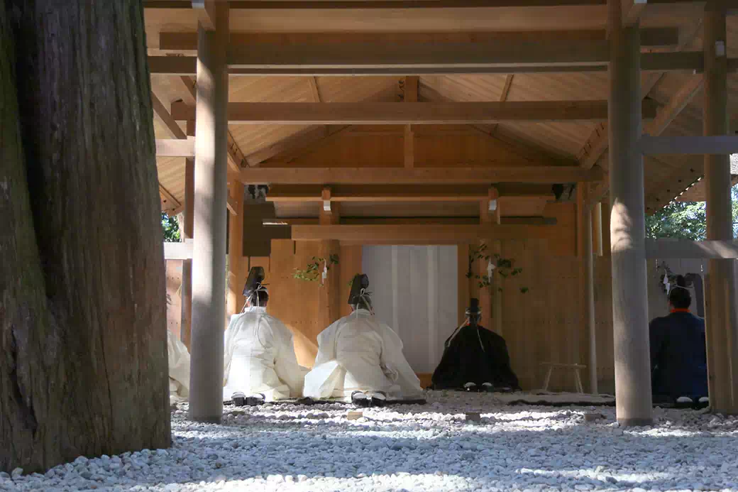 神嘗祭奉幣の儀　勅使が参向されて幣帛が奉られます