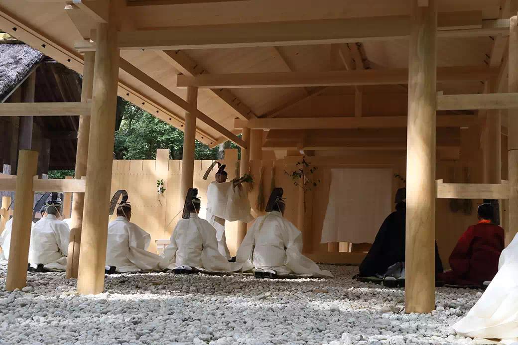 神嘗祭奉幣の儀　勅使が参向されて幣帛が奉られます